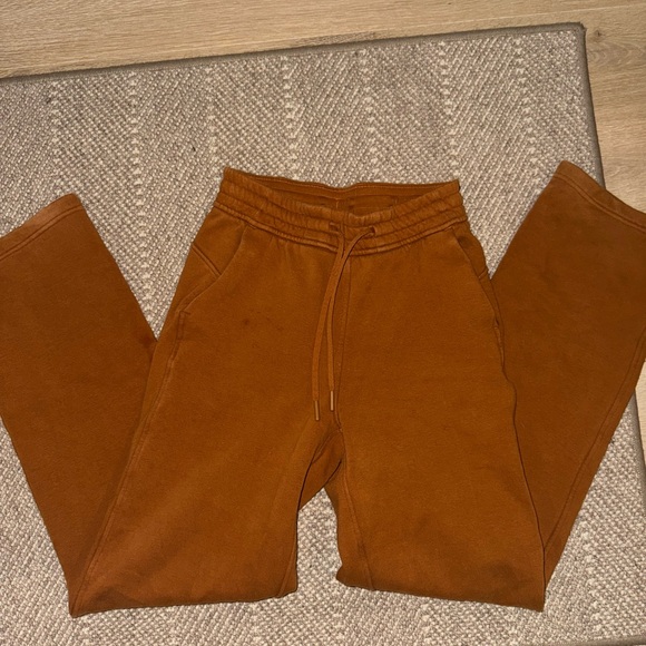 Lululemon Women’s Loungeful Straight Leg Pant Butternut Brown Size 2 - Picture 2 of 5